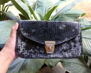 Chic Handbag For DIY