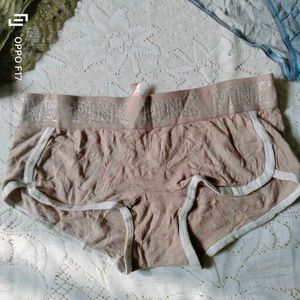 4 Vs Brief