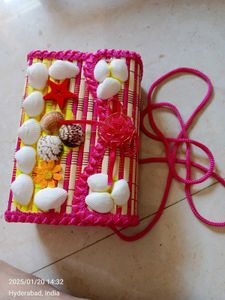 Shell Sling Bag
