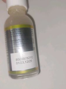 Vit C Serum Garnier.