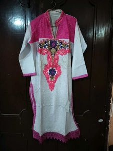 Beautiful White 🤍 Colour Kurti