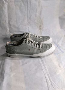 Tommy Hilfiger shoes 👟