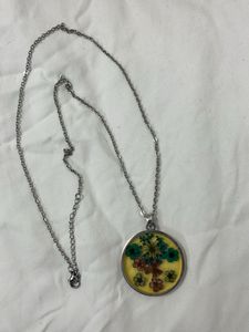 Floral Pendant Necklace