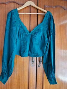 Cropped Ballon Sleeves Top