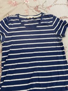 Levi’s Striped V-Neck Tee