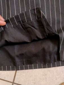 H&amp;M Skirt mini Brand New