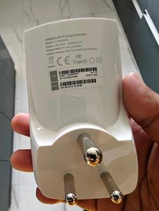 TP-Link Network Repeater (Brand New- Unused)