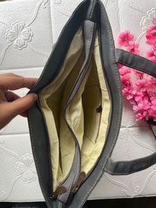Grey tote bag