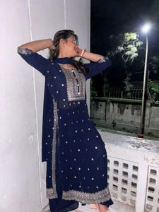 Elegant Navy Blue Suit Set