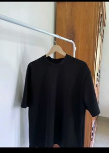 Unisex BASIC Black Tshirt