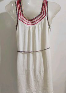 Boho-Chic White Sleeveless Dress – Elegant &amp; Comfo