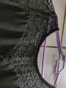 Black Maxi Dress With Laced Sleeves Of Size - Xl.