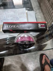 Huda Beauty & Matte Lipstick Bundle