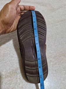 Boy&#39;s Brown Chappal