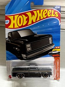 Hot Wheels '83 Chevy Silverado | Hotwheels 🏎️