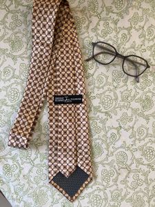 Tie