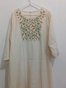 Off-white Beautiful Kurti Xxl Size