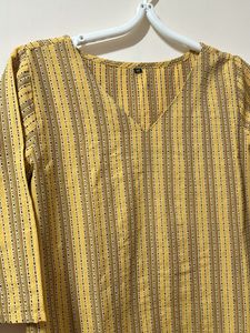 Yellow Straight Thread Strips Kurtha