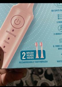 Closeup Sonic Expert Toothbrush