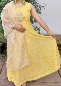 L Sizs Yellow Gown