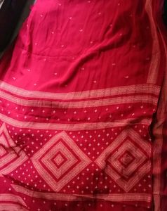 Hot Red Saree (⁠◕⁠ᴗ⁠◕🌺)