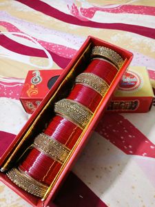 BEUTIFUL RED &amp; GOLDEN CHOODA SET