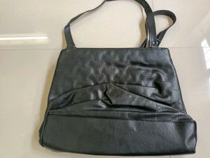 Stylish Black Handbag