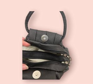 black classy hand bag