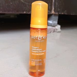 Vitamin C Super Bright Foaming Face Wash