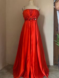 Red carpet, heavy gown