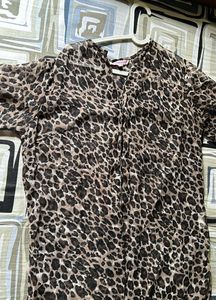 ANIMAL PRINT STRAIGHT TOP