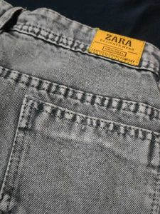 Women  Fade Relaxed Tapered Mom Jea