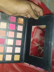 Eye Shadow Palette 🎨