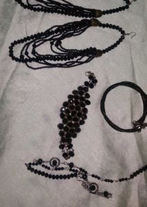 Black Beaded Earrings Bracelet Combo🖤