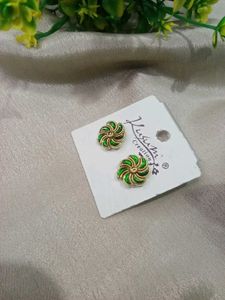 Letest Trend Parrot Green Kundhan Ear Studs