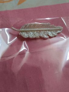 Floral Hair Clips &amp; Feather Clip -Set Of 3