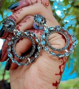 Grey Earing