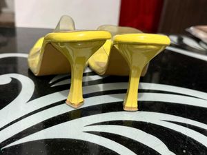 yellow transparent Heels 👠