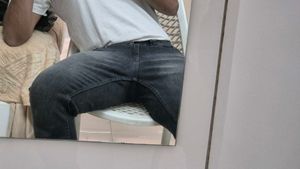 YOUSTA Black Straight-Fit Jeans Size 32