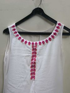 White Sleeveless Kurta