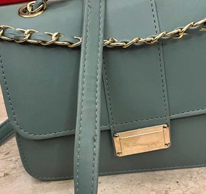 Chic Chain Detail Crossbody Bag