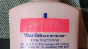 Vaseline Daily Brightening Lotion