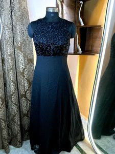 sequnce black gown