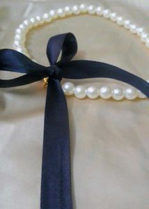 Pearl Bow Necklace