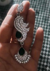 Set Of Ear Piece And  Mangtika