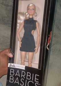 Barbie Basics Model 02