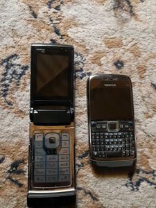 2 Nokia Mobiles