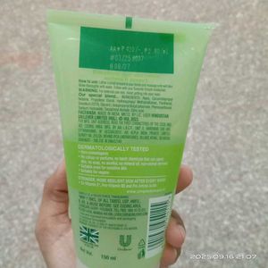 Simple Refreshing Facial Wash