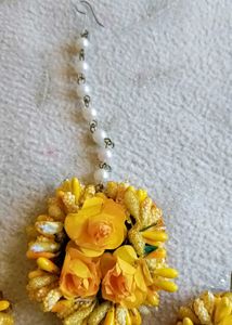 BEAUTIFUL Floral Maangtika And Earring Combo