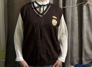 Brown Knit Vest with Patch